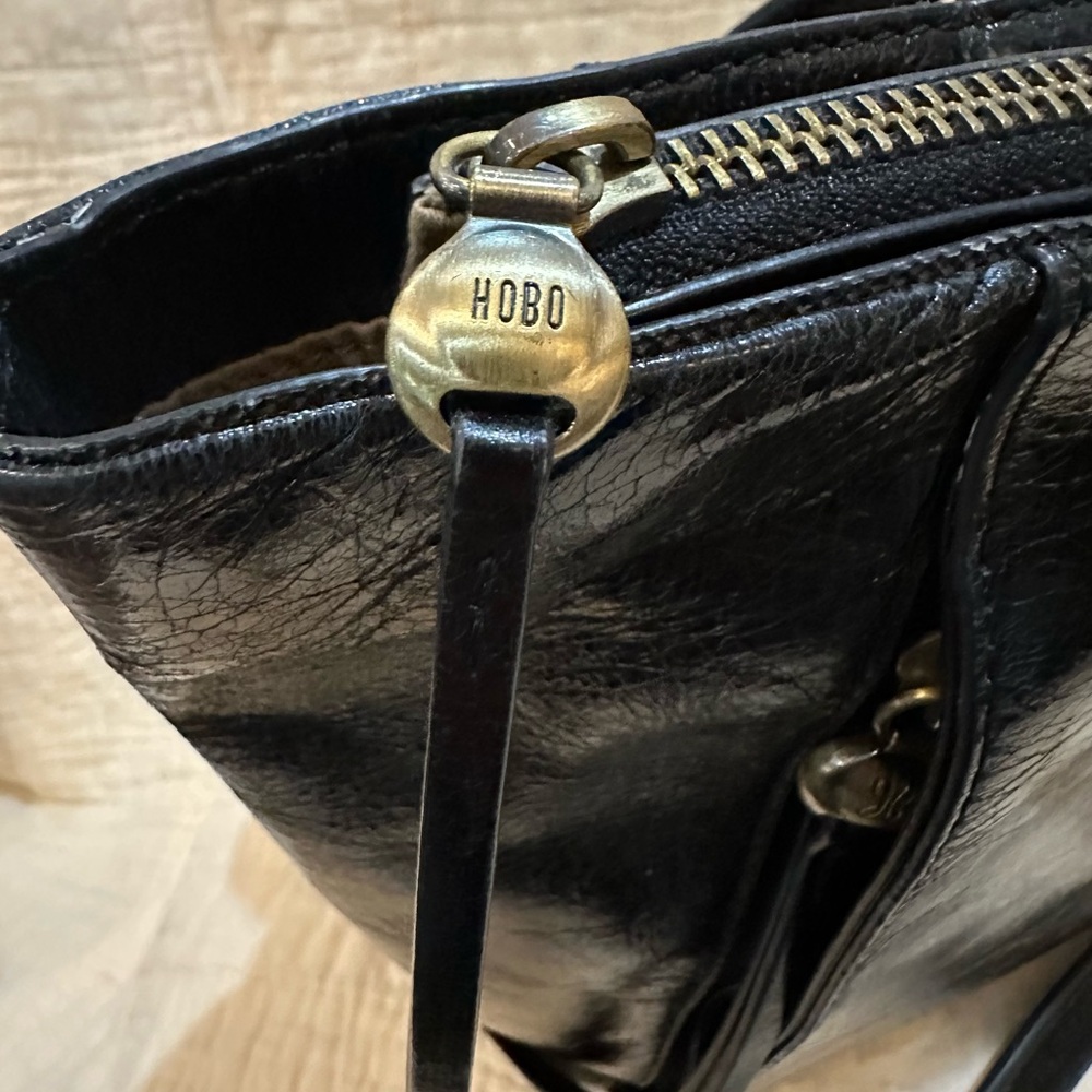 Hobo Black Leather purse - Picture 6 of 11